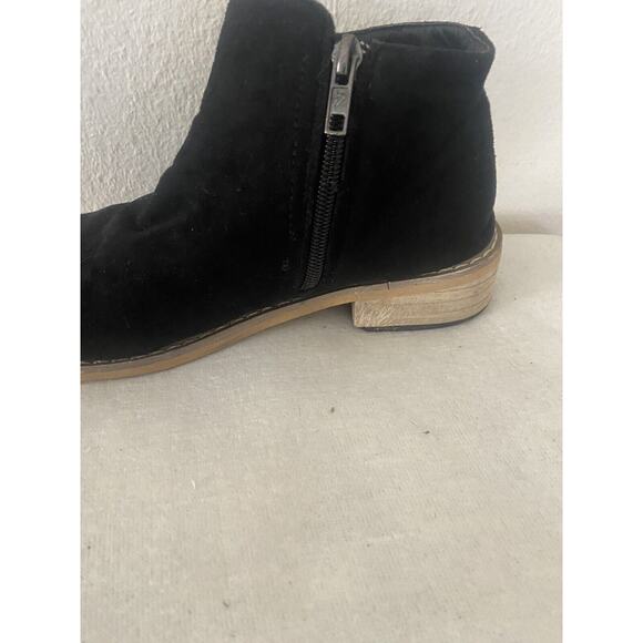 Seven 7 Cisco Kid Bootie Ankle Zip Up Boots Women's Size 8 Black Suede 1012 - Picture 4 of 6